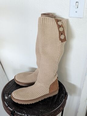 UGG Purl Cardy Knit Boot size 7